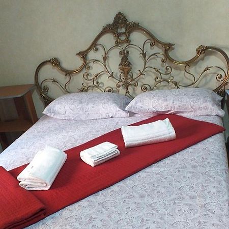 Appartamento Jacchia Self Check-In Парма Екстериор снимка